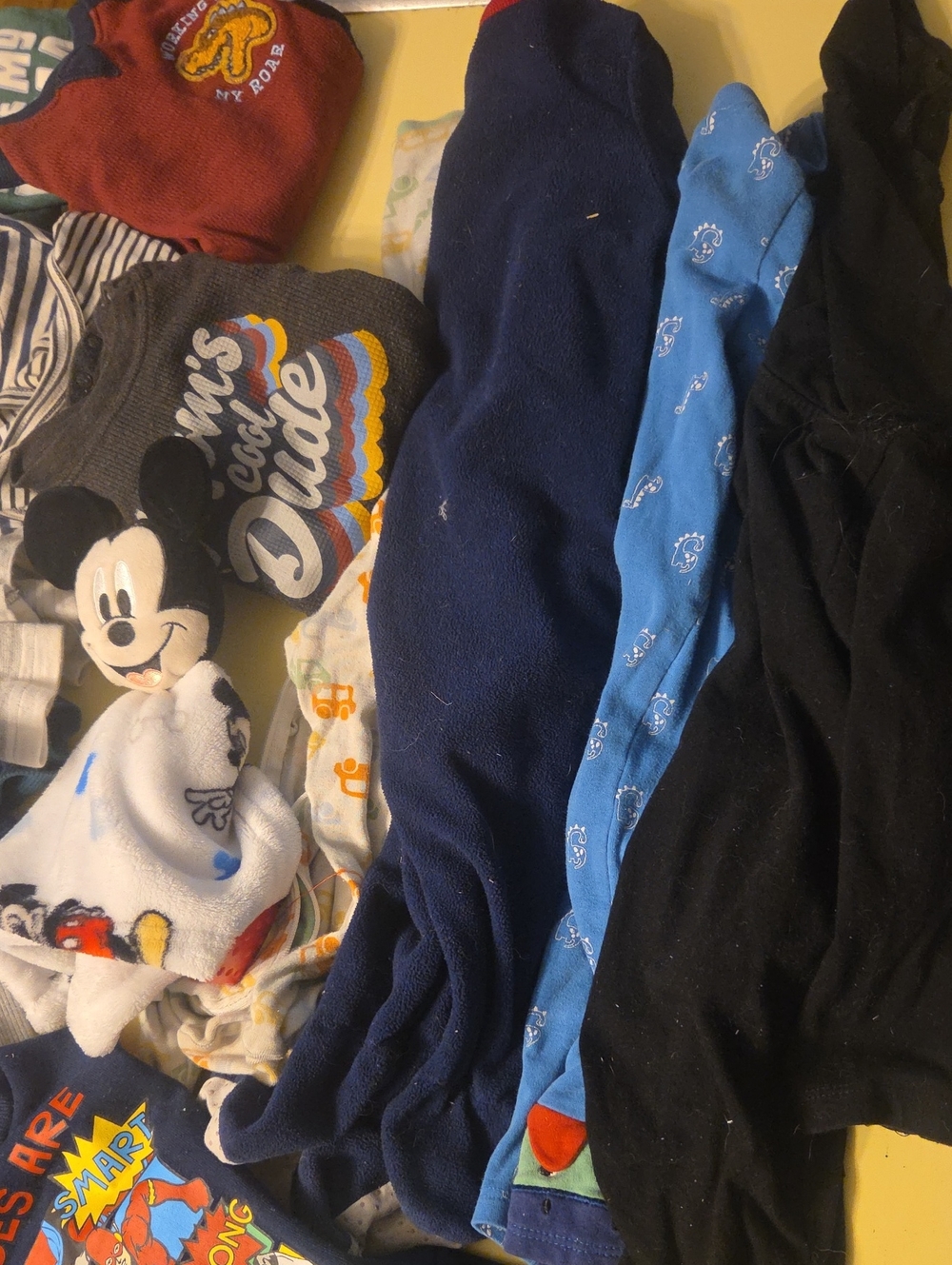 30 Pieces Boys 12-18 Month Clothing Lot - Picture 8 of 10